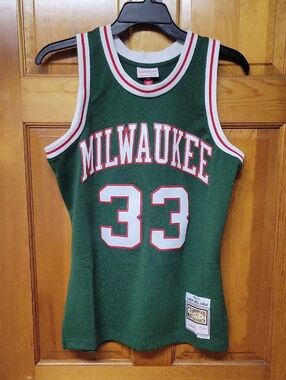 KAREEM ABDUL-JABBAR 70-71 MILWAUKEE BUCKS MITCHELL & NESS SWINGMAN JERSEY SIZE M